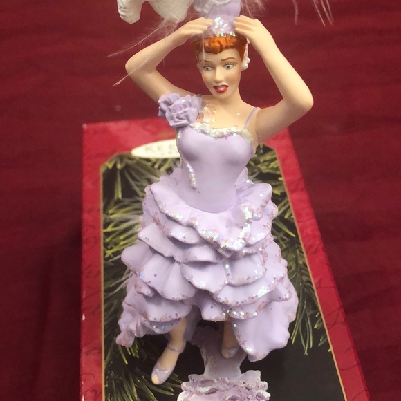 I Love Lucy Gets in Pictures Ornament - Picture 3 of 13